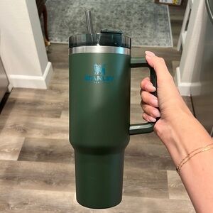 Dark green Stanley!!! The Quencher 40oz with matching straw!